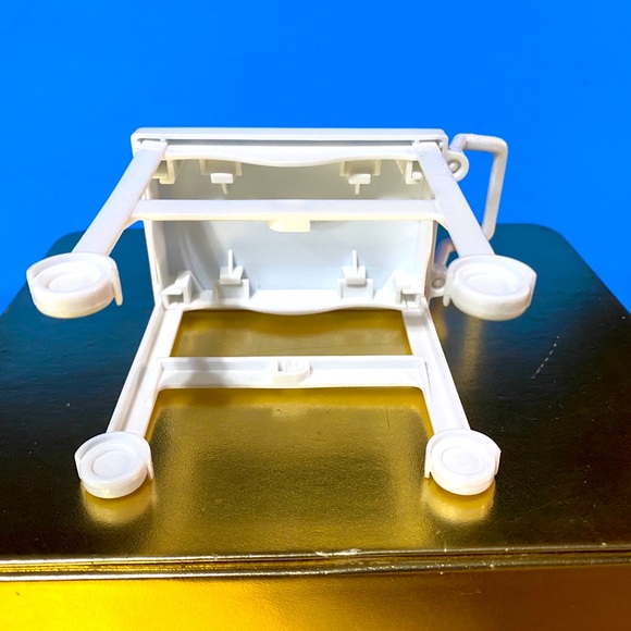 BARBIE VTG 1995 COLLECTIBLE PATIO DOLLHOUSE FURNITURE TABLE & PUSH CART - Picture 3 of 7